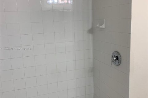 Снять в аренду кондоминиум в Хомстед, Флорида 3 спальни, 104.61м2, № 2036011 - фото 18