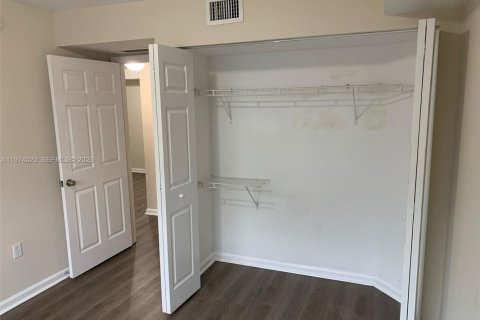 Снять в аренду кондоминиум в Хомстед, Флорида 3 спальни, 104.61м2, № 2036011 - фото 20