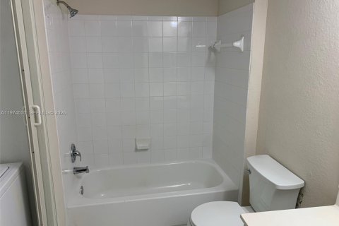 Снять в аренду кондоминиум в Хомстед, Флорида 3 спальни, 104.61м2, № 2036011 - фото 19