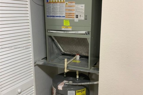 Снять в аренду кондоминиум в Хомстед, Флорида 3 спальни, 104.61м2, № 2036011 - фото 25