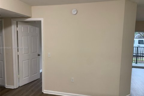 Снять в аренду кондоминиум в Хомстед, Флорида 3 спальни, 104.61м2, № 2036011 - фото 8