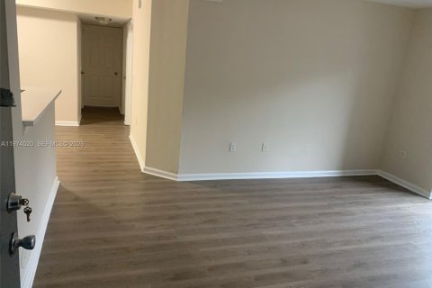 Снять в аренду кондоминиум в Хомстед, Флорида 3 спальни, 104.61м2, № 2036011 - фото 11