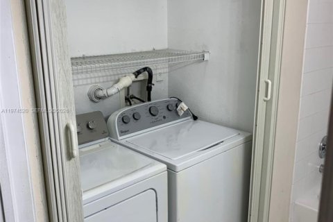 Снять в аренду кондоминиум в Хомстед, Флорида 3 спальни, 104.61м2, № 2036011 - фото 17