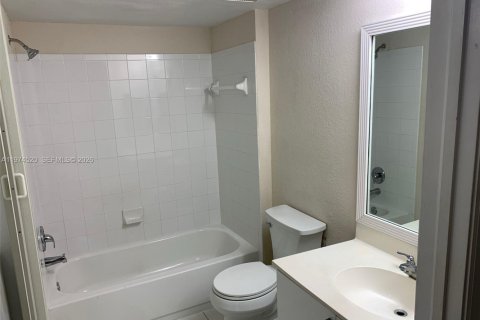 Снять в аренду кондоминиум в Хомстед, Флорида 3 спальни, 104.61м2, № 2036011 - фото 27