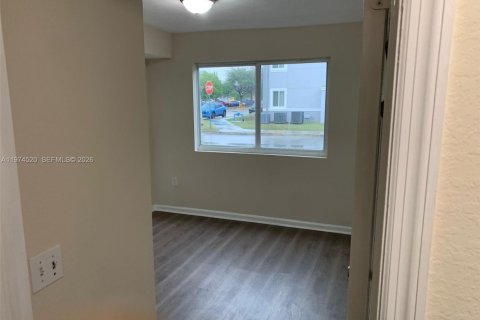 Снять в аренду кондоминиум в Хомстед, Флорида 3 спальни, 104.61м2, № 2036011 - фото 24