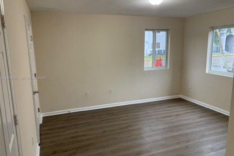 Снять в аренду кондоминиум в Хомстед, Флорида 3 спальни, 104.61м2, № 2036011 - фото 7