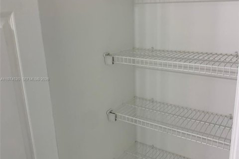 Снять в аренду кондоминиум в Хомстед, Флорида 3 спальни, 104.61м2, № 2036011 - фото 26