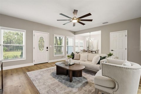 House in Apopka, Florida 5 bedrooms, 270.9 sq.m. № 2235967 - photo 14