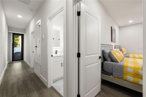 Immobilier commercial à vendre à Brooksville, Floride: 4 chambres, 228.91 m2 № 2102812 - photo 2