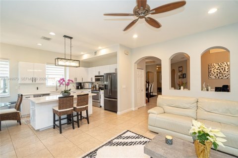 House in Miramar, Florida 5 bedrooms, 281.68 sq.m. № 2003054 - photo 18