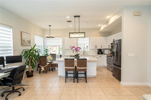 House in Miramar, Florida 5 bedrooms, 281.68 sq.m. № 2003054 - photo 16