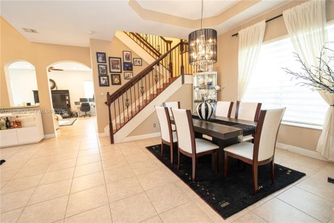 House in Miramar, Florida 5 bedrooms, 281.68 sq.m. № 2003054 - photo 12