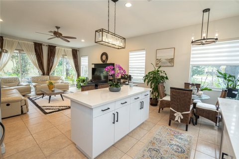 House in Miramar, Florida 5 bedrooms, 281.68 sq.m. № 2003054 - photo 19