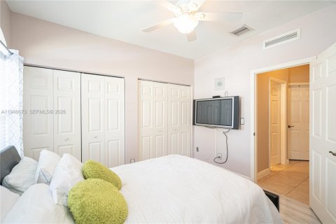 House in Miramar, Florida 5 bedrooms, 281.68 sq.m. № 2003054 - photo 9