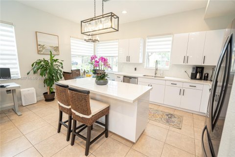 House in Miramar, Florida 5 bedrooms, 281.68 sq.m. № 2003054 - photo 20