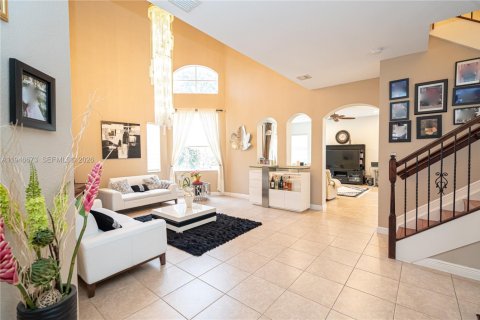 House in Miramar, Florida 5 bedrooms, 281.68 sq.m. № 2003054 - photo 6