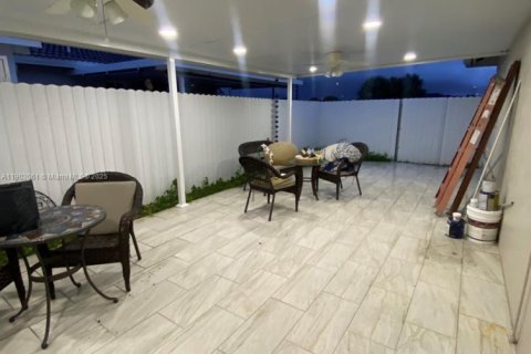 Villa ou maison à vendre à Hialeah, Floride: 3 chambres, 110.55 m2 № 1953589 - photo 4