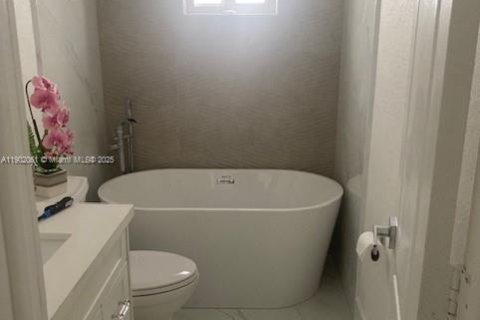 Villa ou maison à vendre à Hialeah, Floride: 3 chambres, 110.55 m2 № 1953589 - photo 7