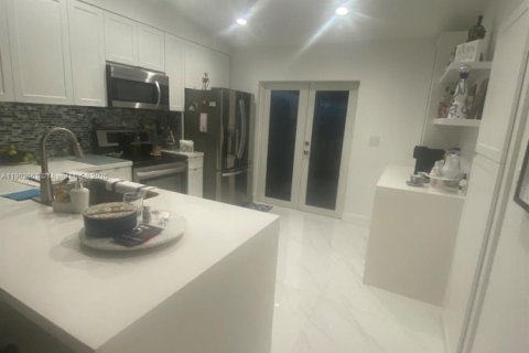 Villa ou maison à vendre à Hialeah, Floride: 3 chambres, 110.55 m2 № 1953589 - photo 3