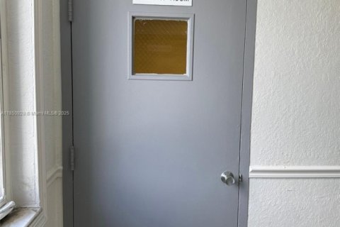Copropriété à louer à Miami, Floride: 2 chambres, 64.94 m2 № 1858650 - photo 4