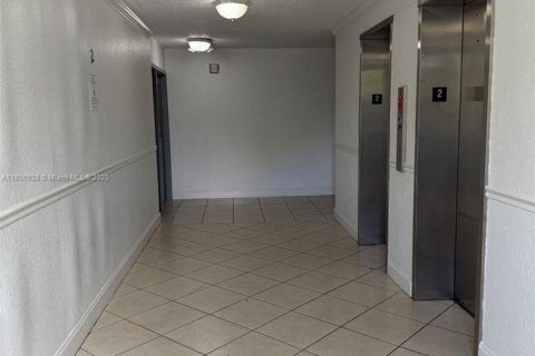 Copropriété à louer à Miami, Floride: 2 chambres, 64.94 m2 № 1858650 - photo 3
