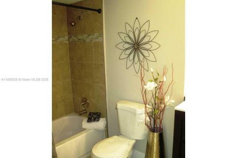 Copropriété à louer à Miami, Floride: 2 chambres, 64.94 m2 № 1858650 - photo 17