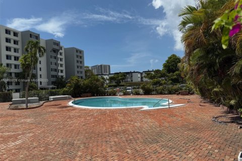 Copropriété à louer à Miami, Floride: 2 chambres, 64.94 m2 № 1858650 - photo 18