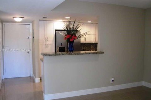 Copropriété à louer à Miami, Floride: 2 chambres, 64.94 m2 № 1858650 - photo 7