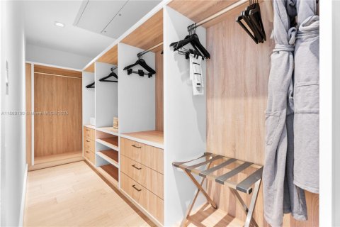 Купить кондоминиум в Майами-Бич, Флорида 3 спальни, 180.51м2, № 1980131 - фото 12