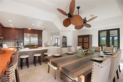 House in Homestead, Florida 4 bedrooms, 361.02 sq.m. № 1925659 - photo 12