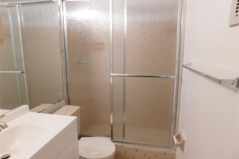 Condo in Deerfield Beach, Florida, 2 bedrooms  № 2086484 - photo 17