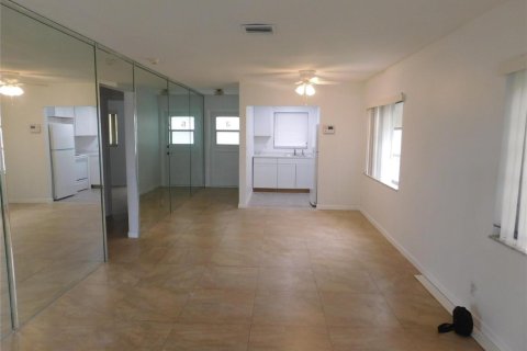 Condo in Deerfield Beach, Florida, 2 bedrooms  № 2086484 - photo 14