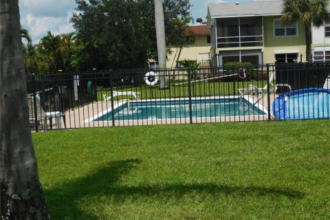 Condo in Deerfield Beach, Florida, 2 bedrooms  № 2086484 - photo 7