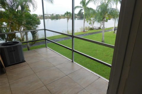 Condo in Deerfield Beach, Florida, 2 bedrooms  № 2086484 - photo 29