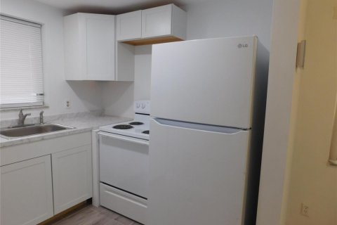 Condo in Deerfield Beach, Florida, 2 bedrooms  № 2086484 - photo 9