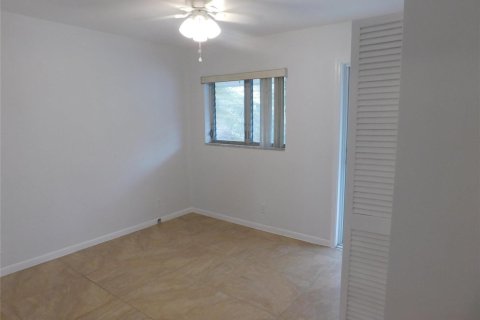 Condo in Deerfield Beach, Florida, 2 bedrooms  № 2086484 - photo 25
