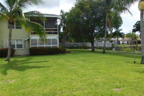 Condo in Deerfield Beach, Florida, 2 bedrooms  № 2086484 - photo 5
