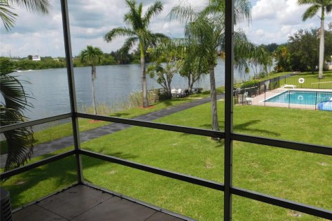 Condo in Deerfield Beach, Florida, 2 bedrooms  № 2086484 - photo 28