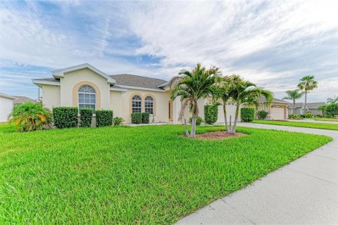 Casa en venta en Bradenton, Florida, 3 dormitorios, 168.25 m2 № 2134187 - foto 2
