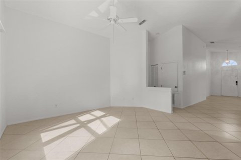 Villa ou maison à vendre à Davenport, Floride: 3 chambres, 153.38 m2 № 2419535 - photo 10