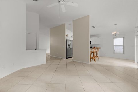 Villa ou maison à vendre à Davenport, Floride: 3 chambres, 153.38 m2 № 2419535 - photo 8