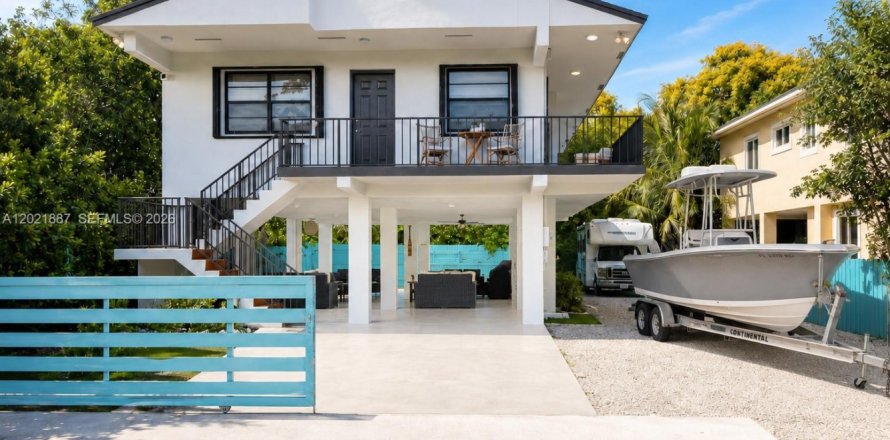 Casa en Key Largo, Florida 3 dormitorios, 111.85 m2 № 2244590