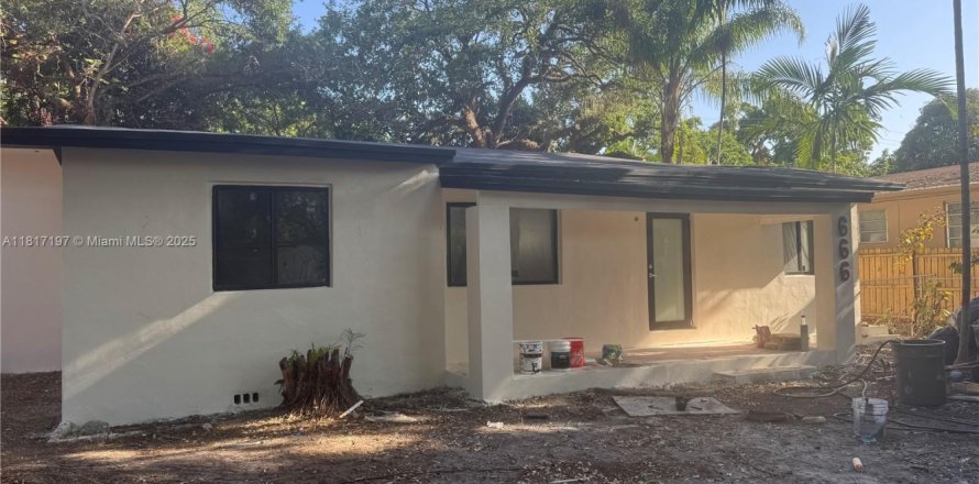 Villa ou maison à Miami, Floride 3 chambres, 115.01 m2 № 1775359