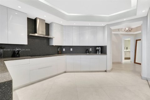 Condominio en venta en Aventura, Florida, 3 dormitorios, 294.78 m2 № 1689390 - foto 30