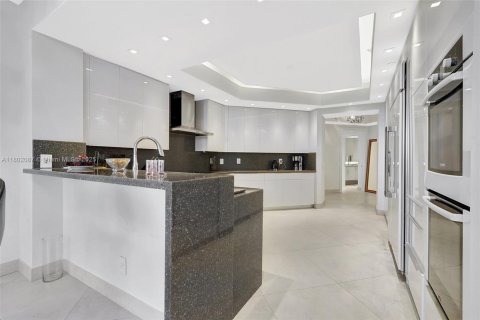 Condominio en venta en Aventura, Florida, 3 dormitorios, 294.78 m2 № 1689390 - foto 29