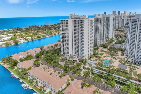Condominio en venta en Aventura, Florida, 3 dormitorios, 294.78 m2 № 1689390 - foto 1