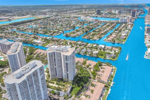 Condominio en venta en Aventura, Florida, 3 dormitorios, 294.78 m2 № 1689390 - foto 23