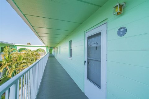 Condo in Dunedin, Florida, 2 bedrooms  № 1900183 - photo 27