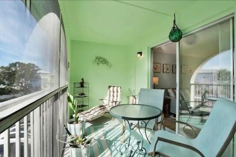 Condo in Dunedin, Florida, 2 bedrooms  № 1900183 - photo 25