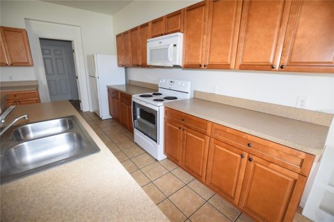 Villa ou maison à louer à Davenport, Floride: 5 chambres, 258.45 m2 № 2302233 - photo 11